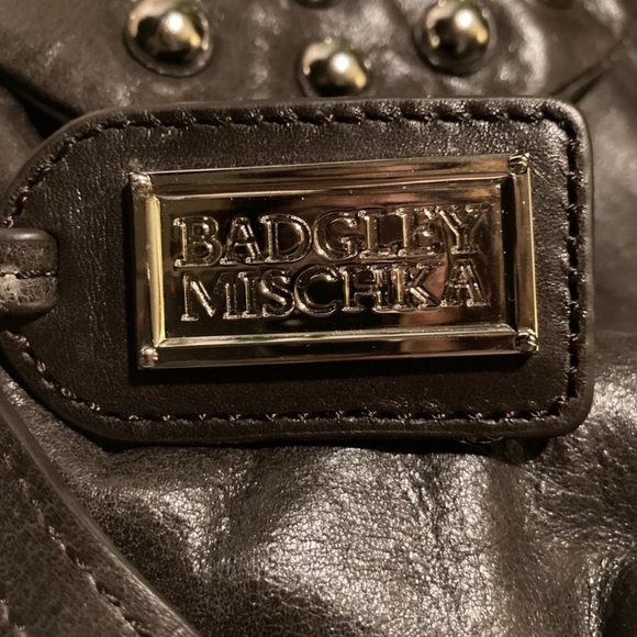 Badgley Mischka vintage
Leather Crossbody Bag - Picture 3 of 7